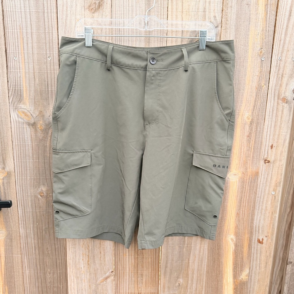 Oakley Performance Shorts Size 34